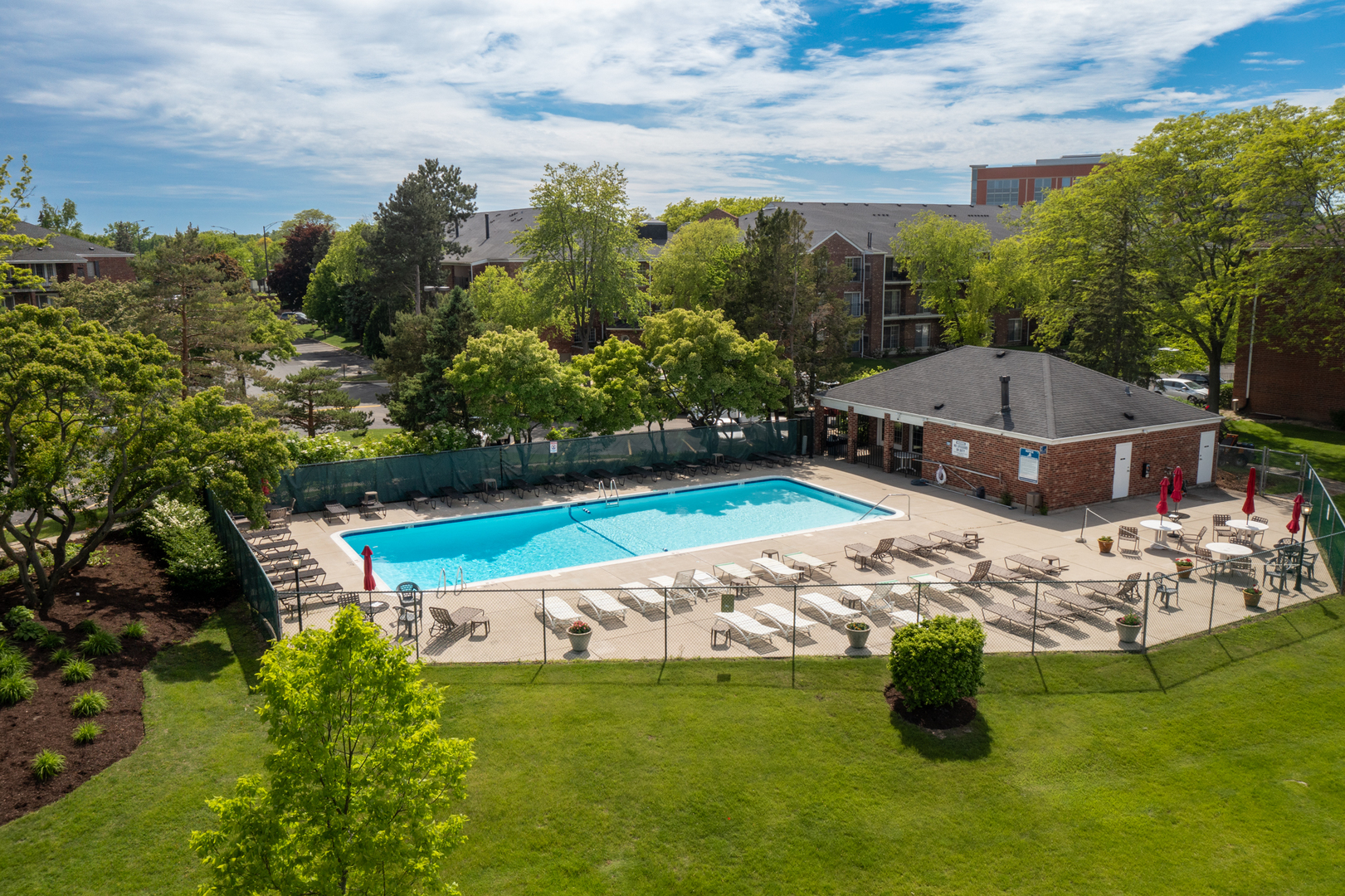 815 Leicester Road #219, Elk Grove Village, IL 60007