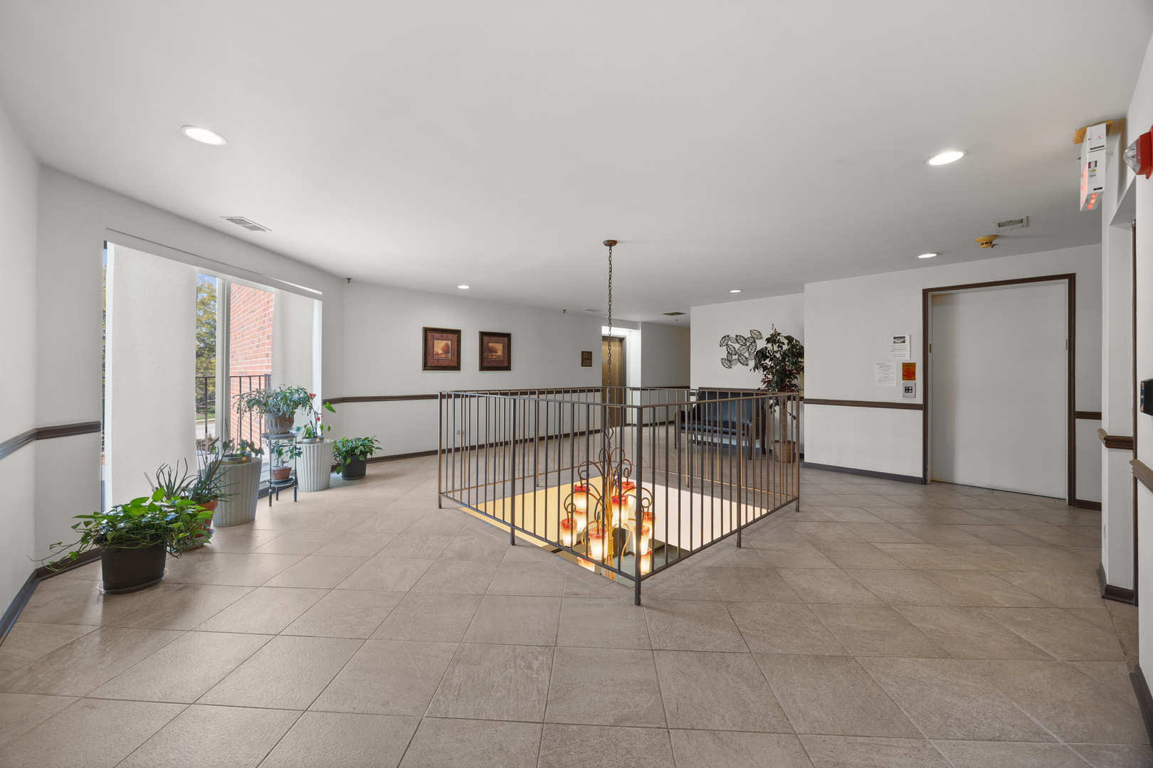 815 Leicester Road #219, Elk Grove Village, IL 60007