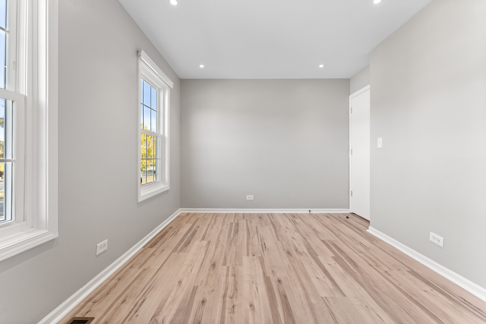 1021 Shedron Way, Lombard, IL 60148