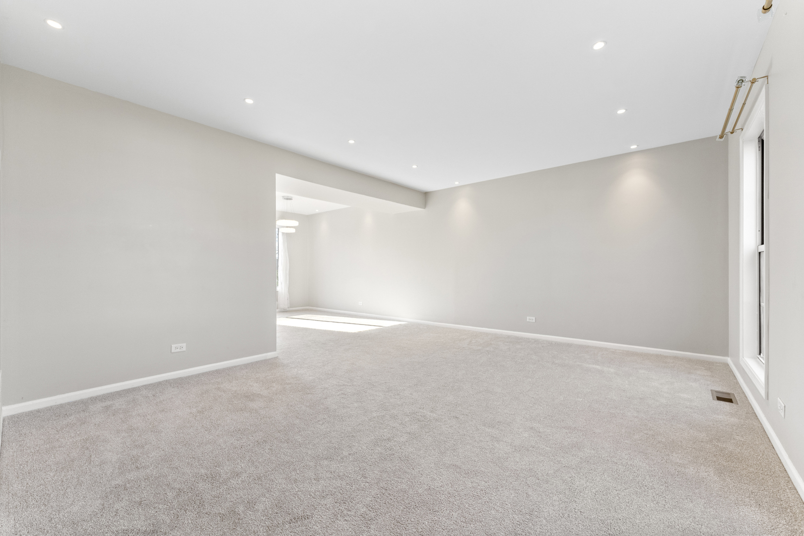 1021 Shedron Way, Lombard, IL 60148