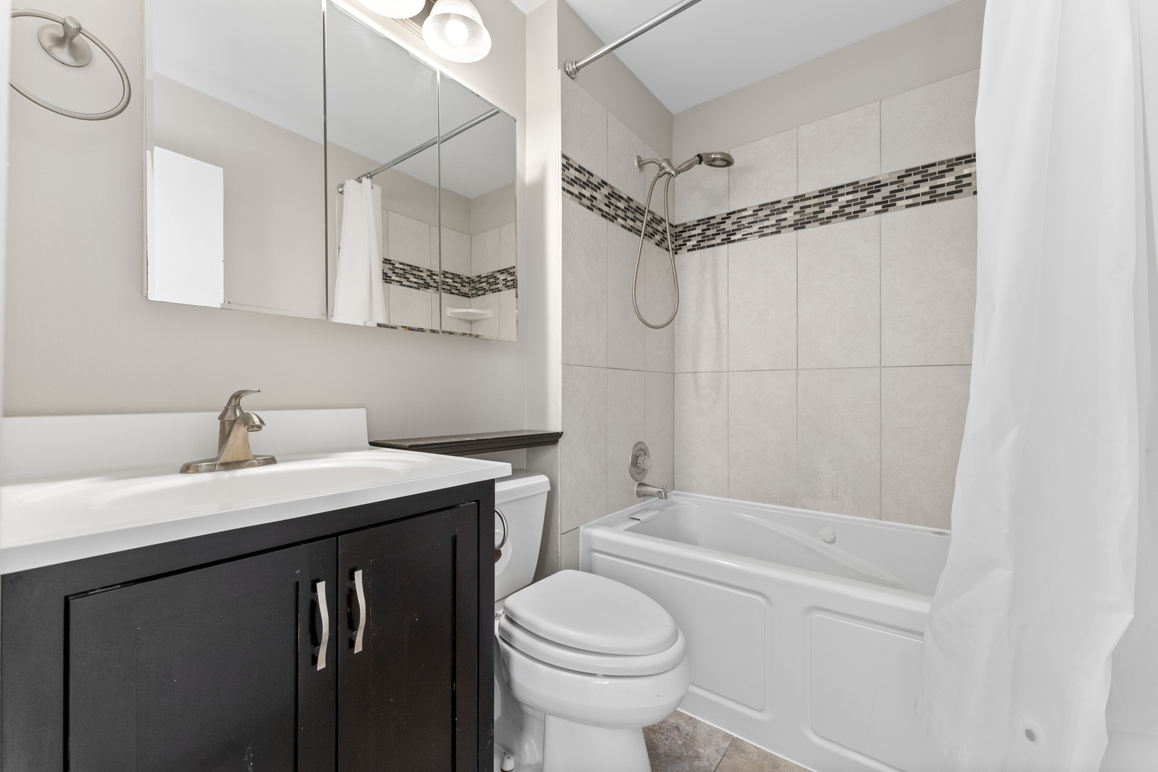 1021 Shedron Way, Lombard, IL 60148