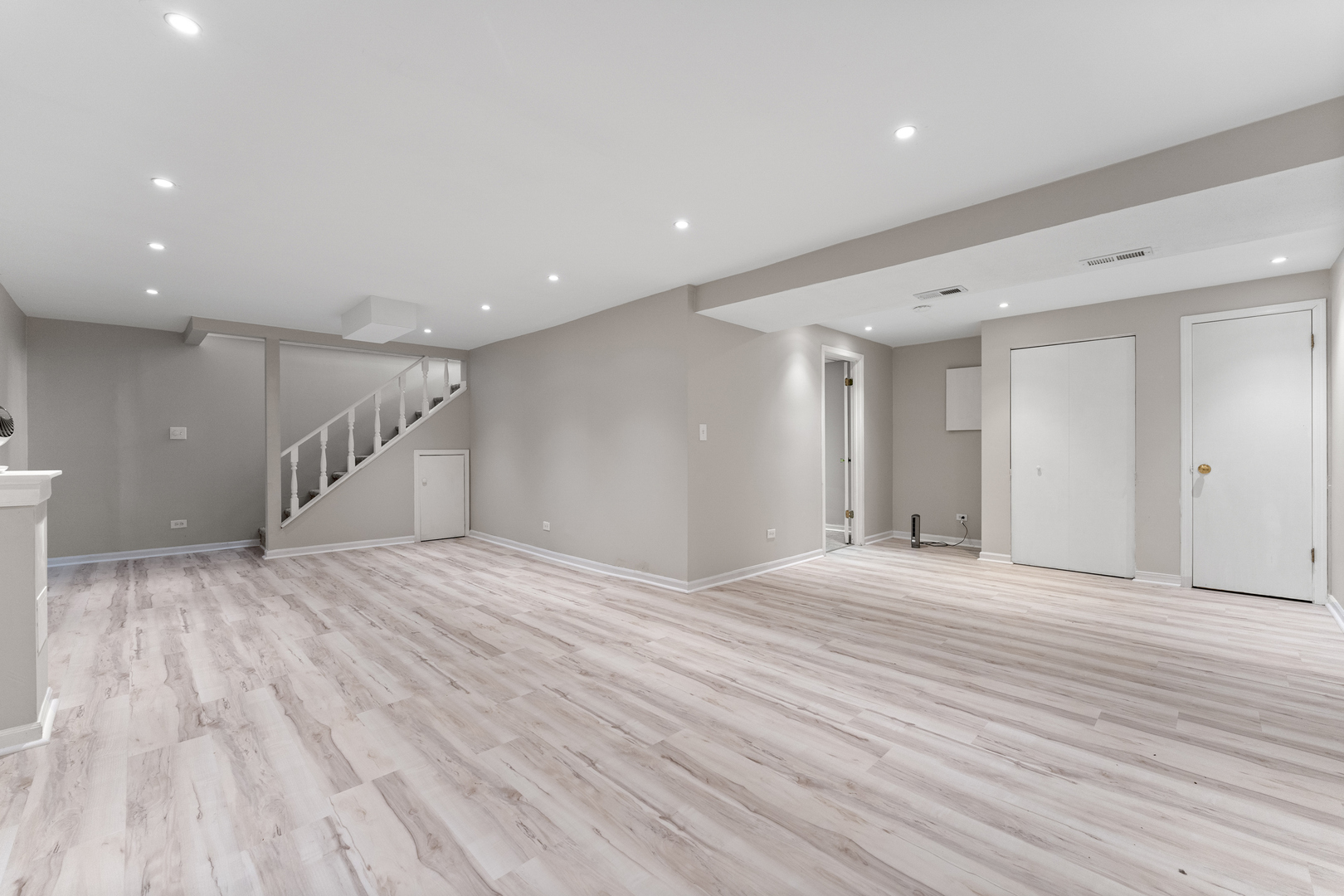 1021 Shedron Way, Lombard, IL 60148