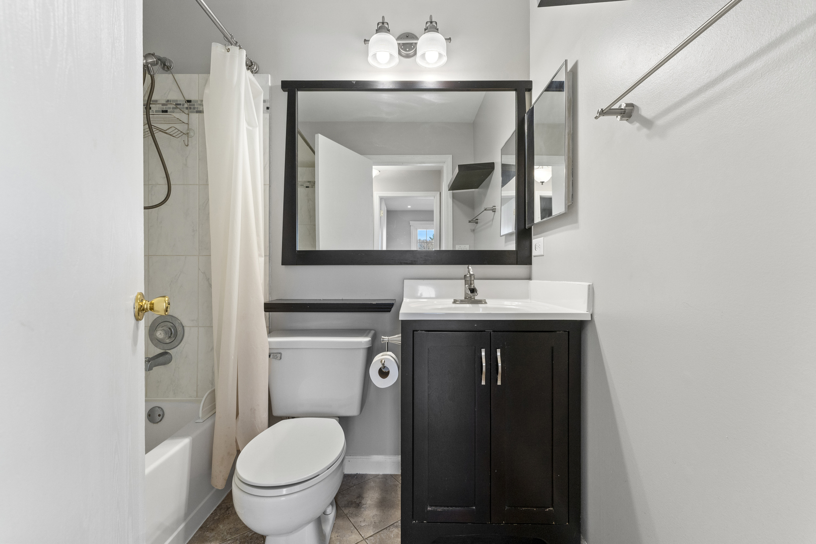 1021 Shedron Way, Lombard, IL 60148