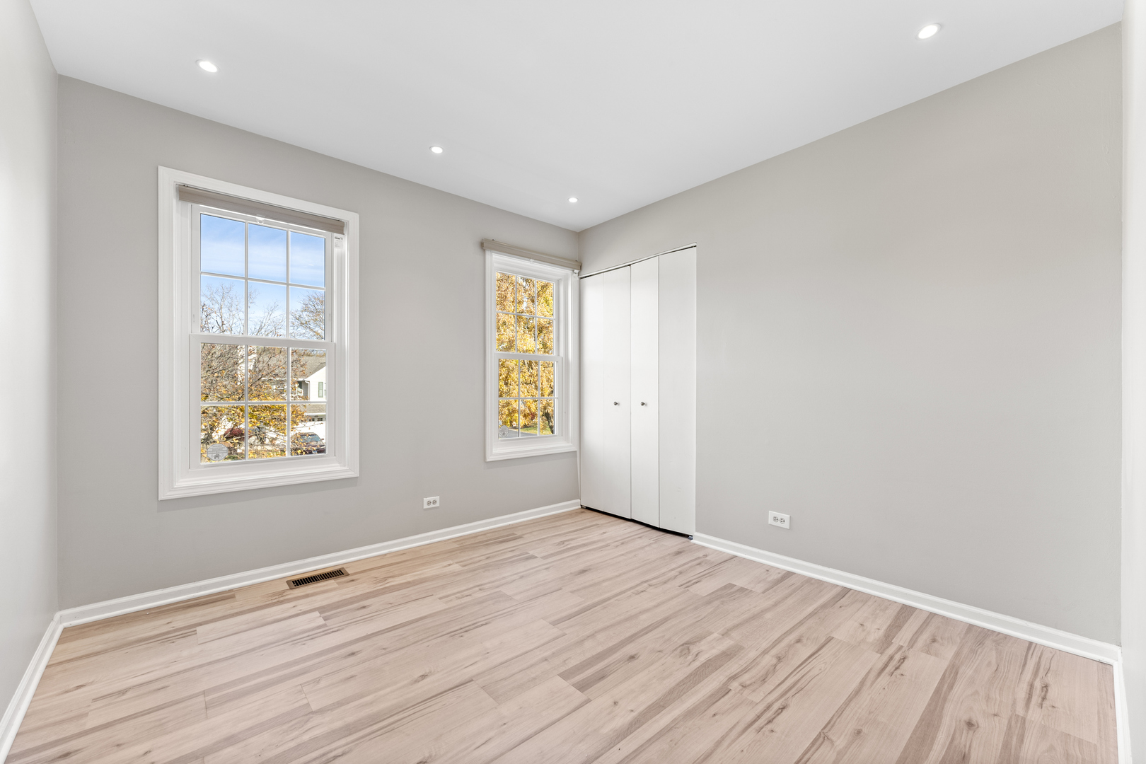 1021 Shedron Way, Lombard, IL 60148