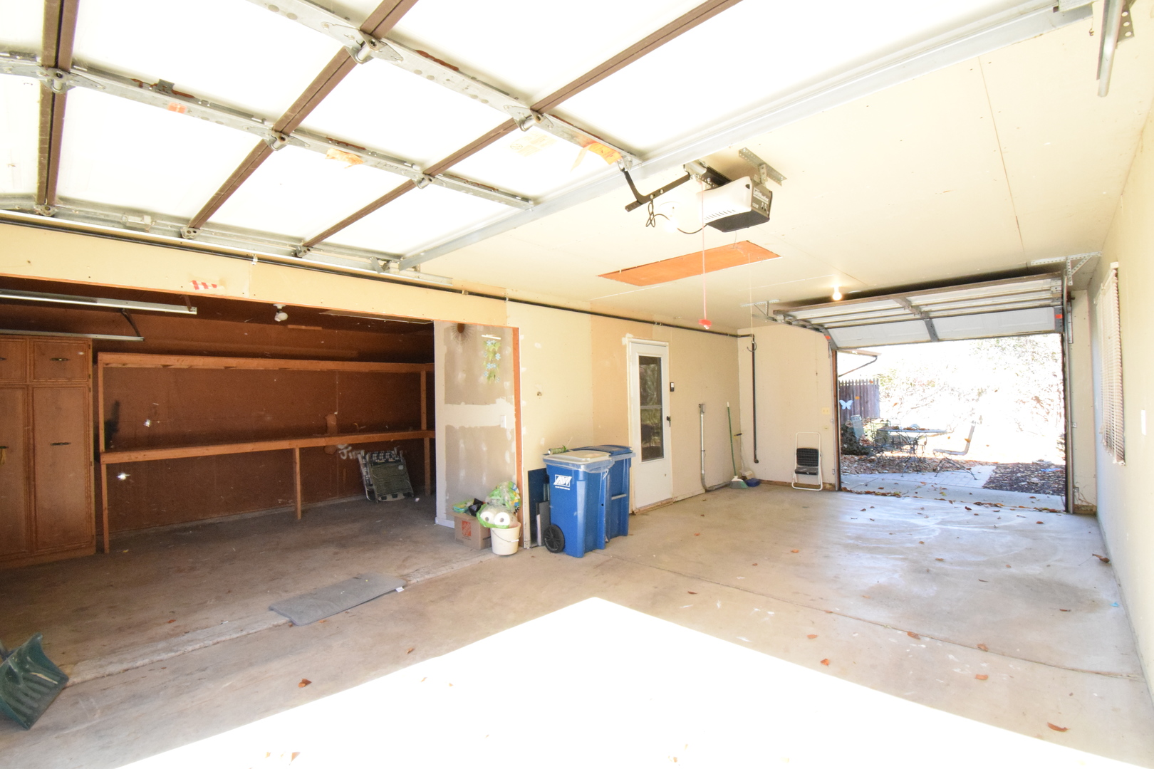 1000 Apple Valley Drive, Bartlett, IL 60103