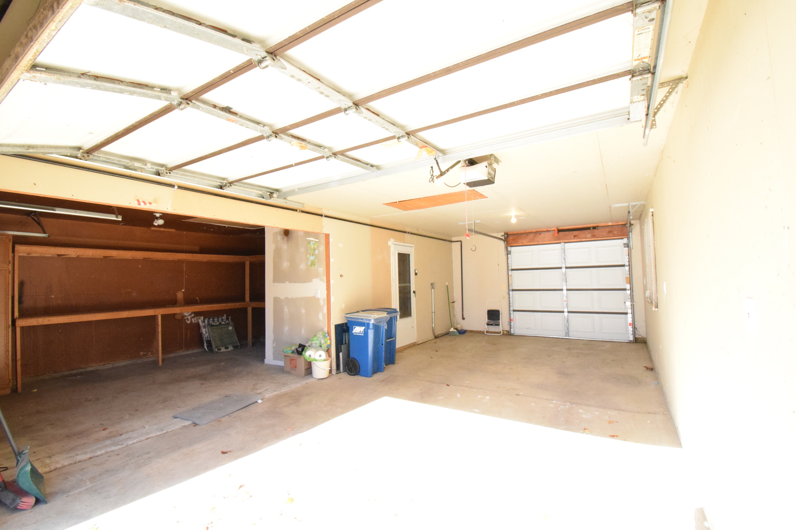 1000 Apple Valley Drive, Bartlett, IL 60103