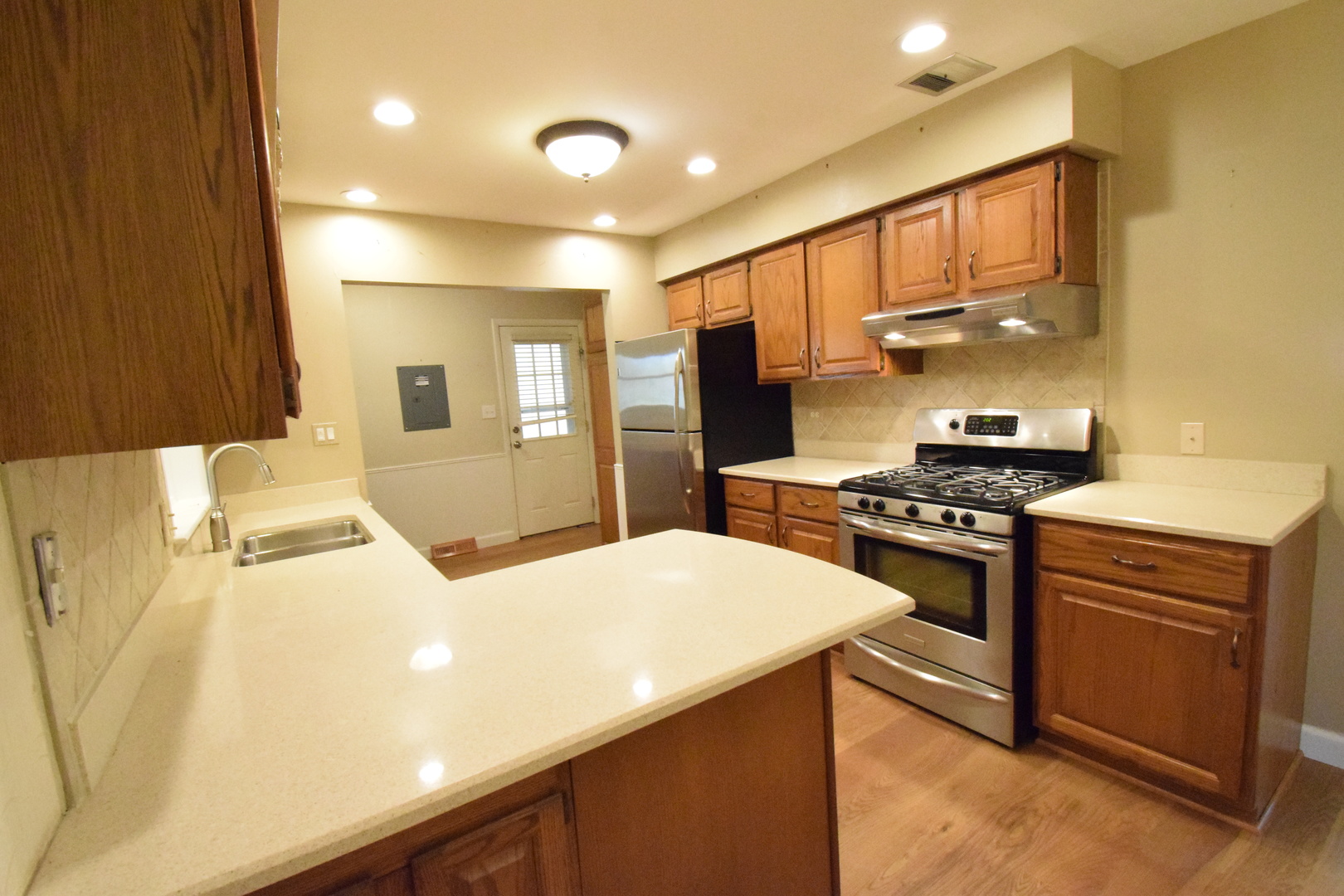 1000 Apple Valley Drive, Bartlett, IL 60103