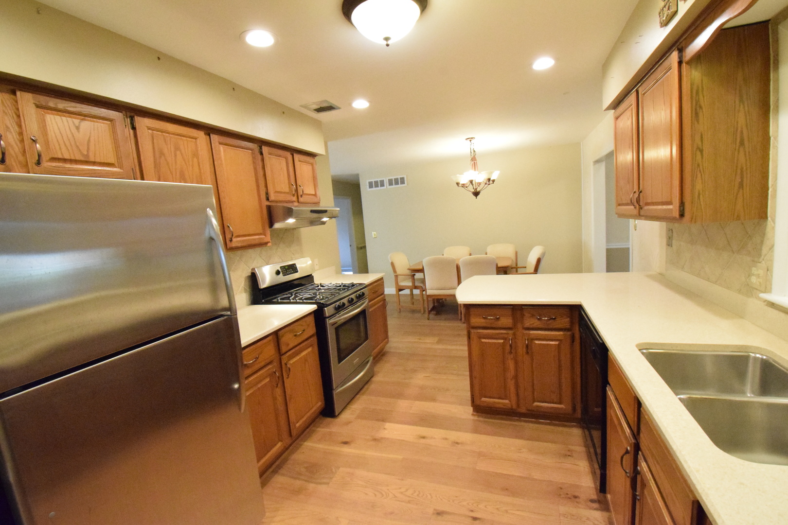 1000 Apple Valley Drive, Bartlett, IL 60103