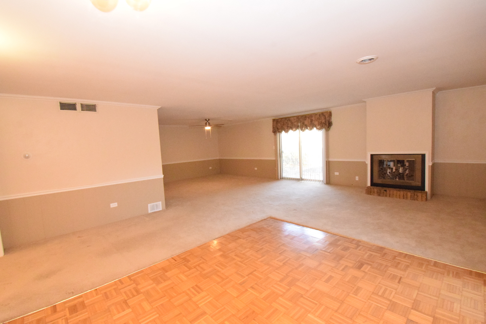 1000 Apple Valley Drive, Bartlett, IL 60103