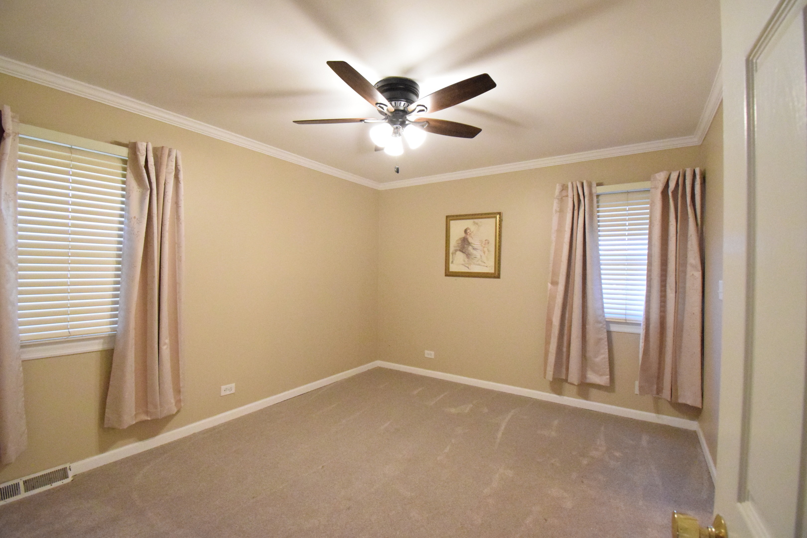 1000 Apple Valley Drive, Bartlett, IL 60103