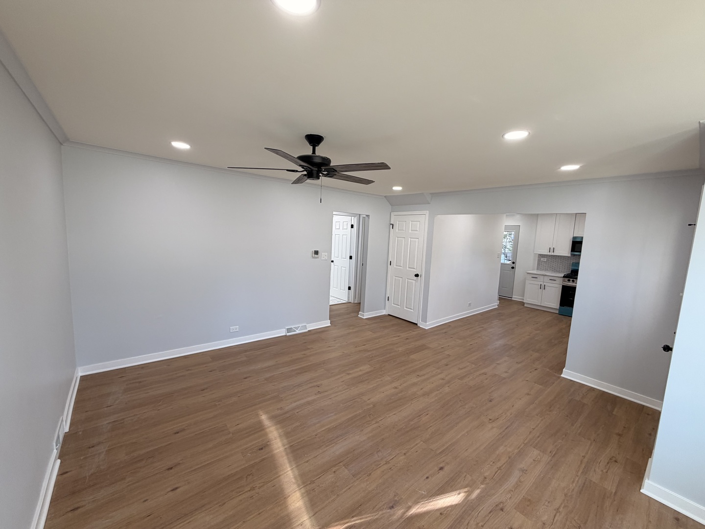 8325 Melvina Avenue, Burbank, IL 60459