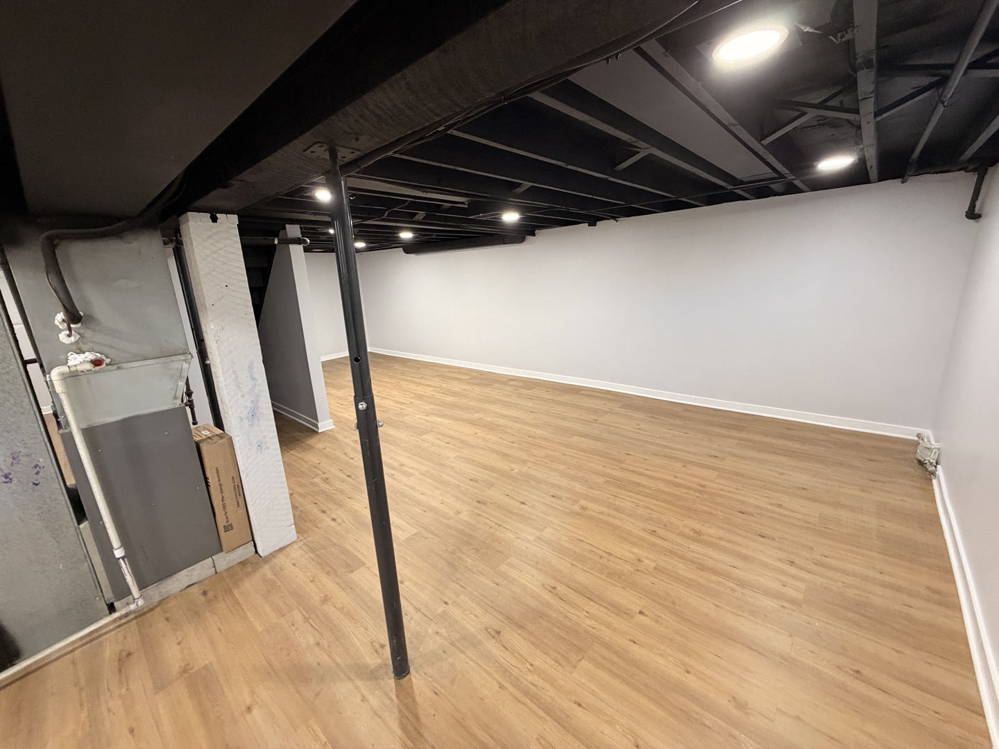 8325 Melvina Avenue, Burbank, IL 60459