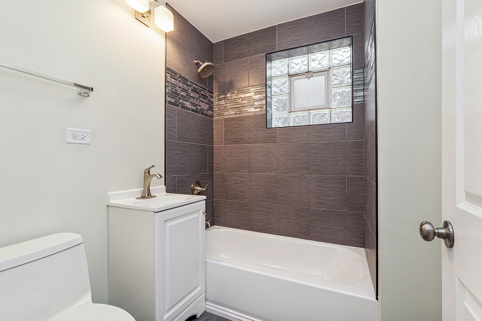 3240 W 65th Street, Chicago, IL 60629