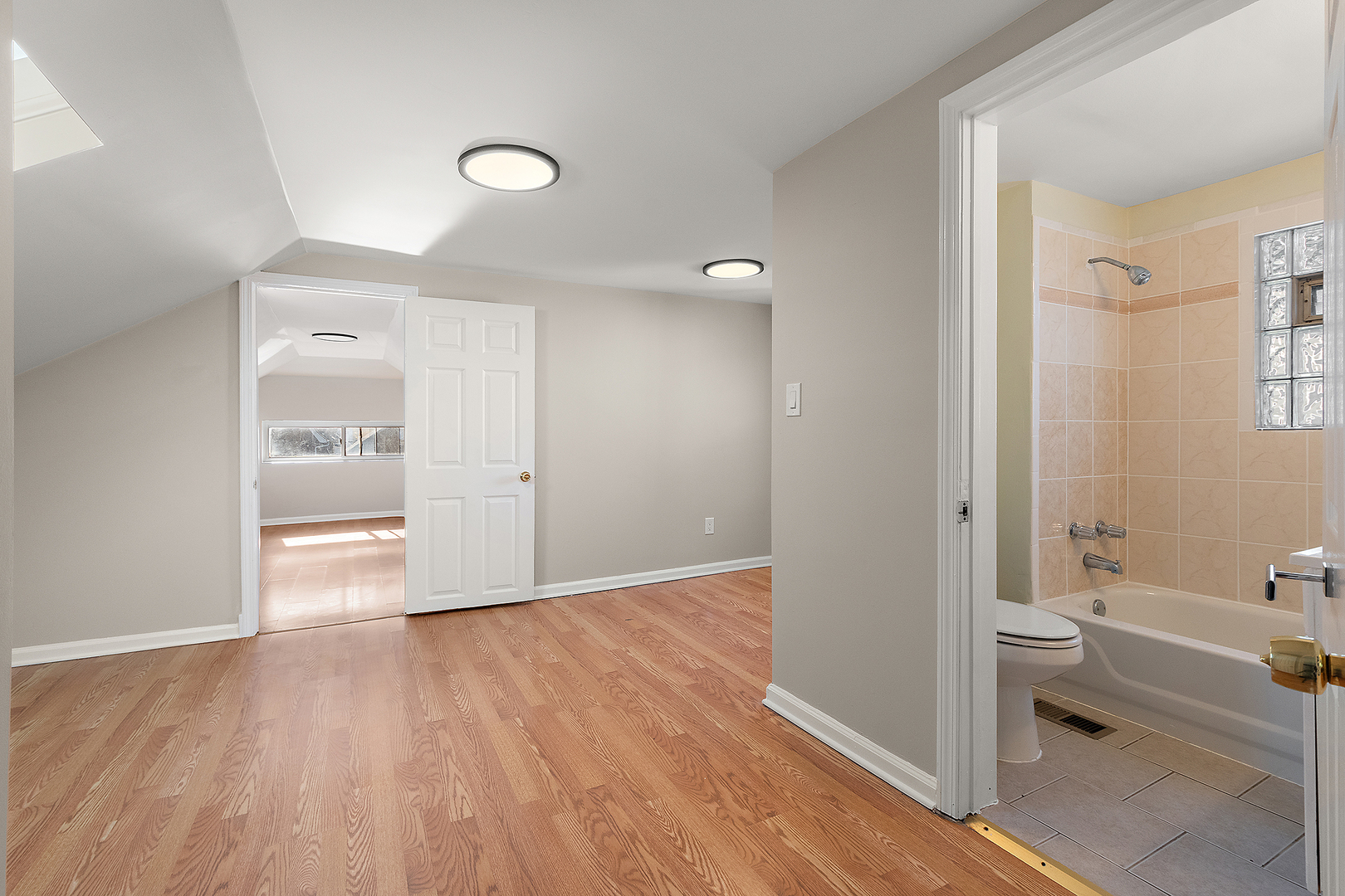 3240 W 65th Street, Chicago, IL 60629