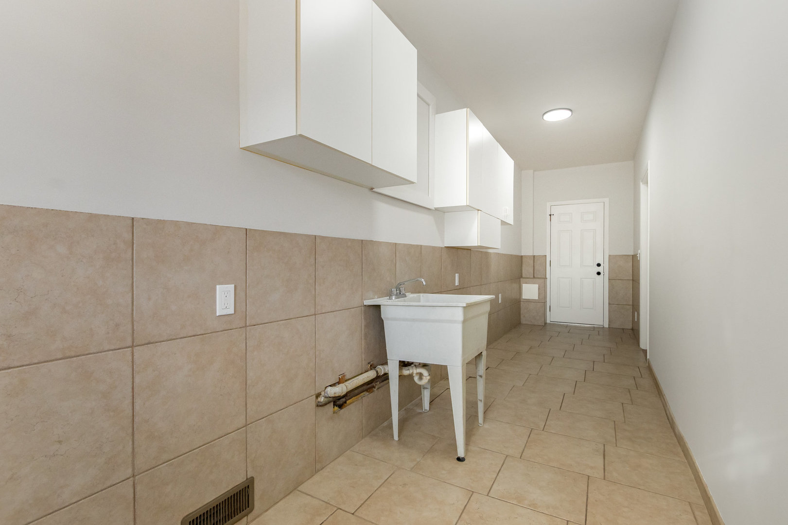 7726 W 80th Place, Bridgeview, IL 60455