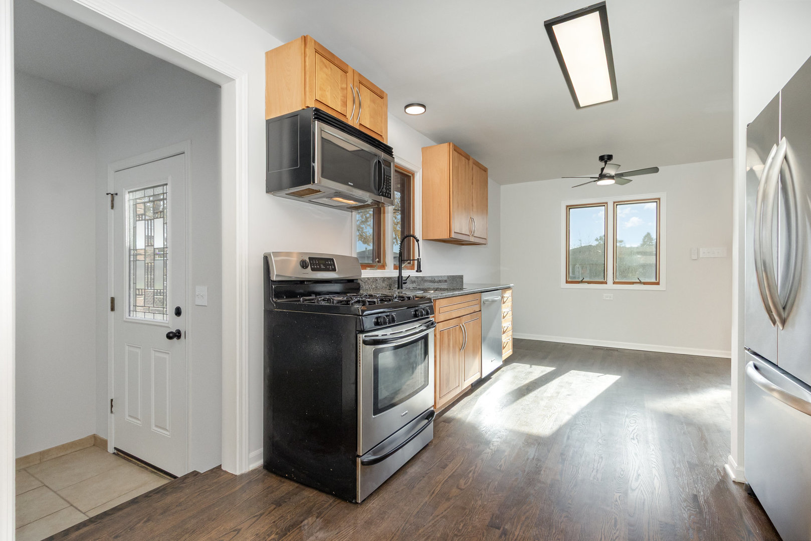 7726 W 80th Place, Bridgeview, IL 60455