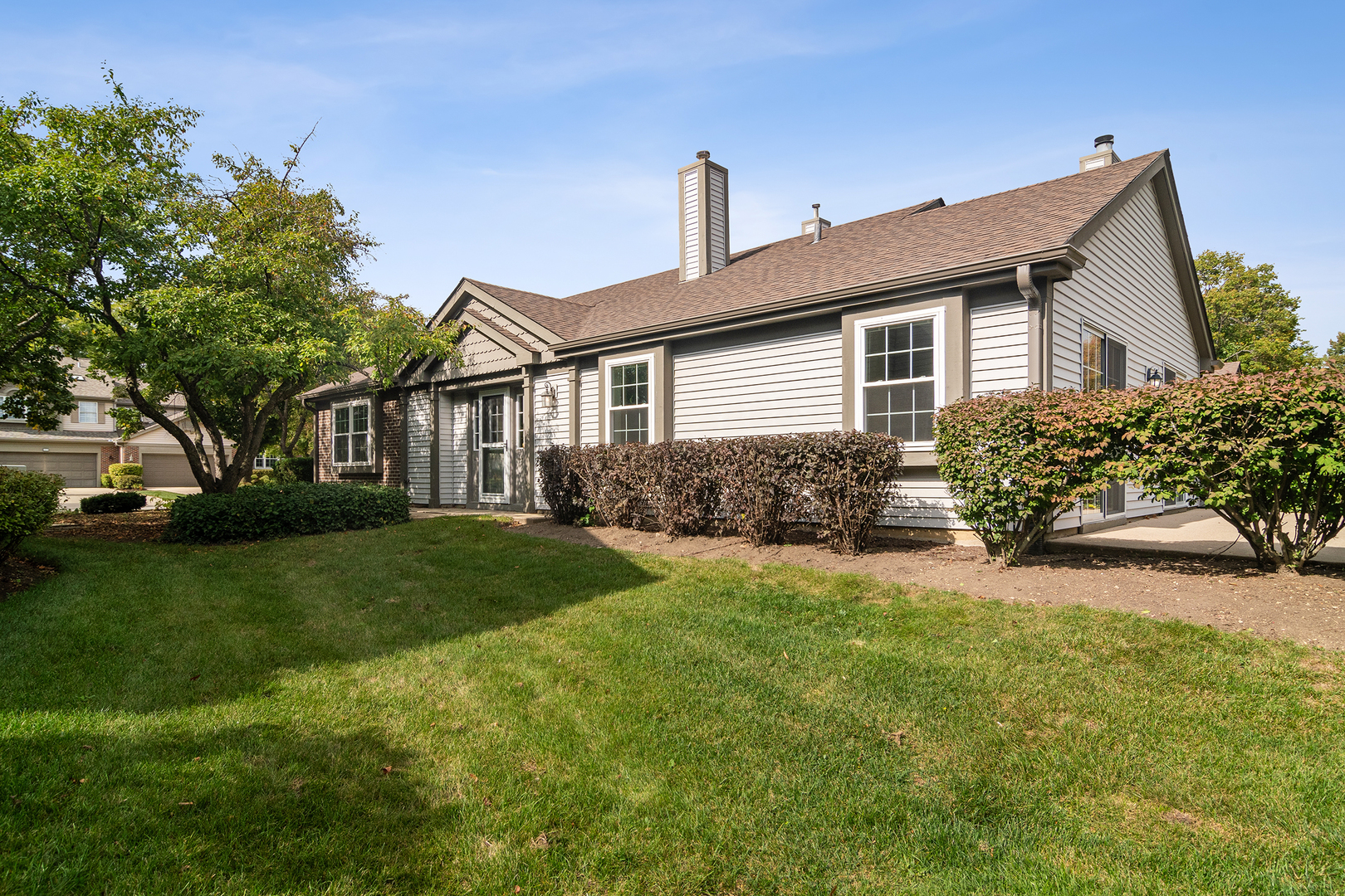 381 BENTLEY Place, Buffalo Grove, IL 60089