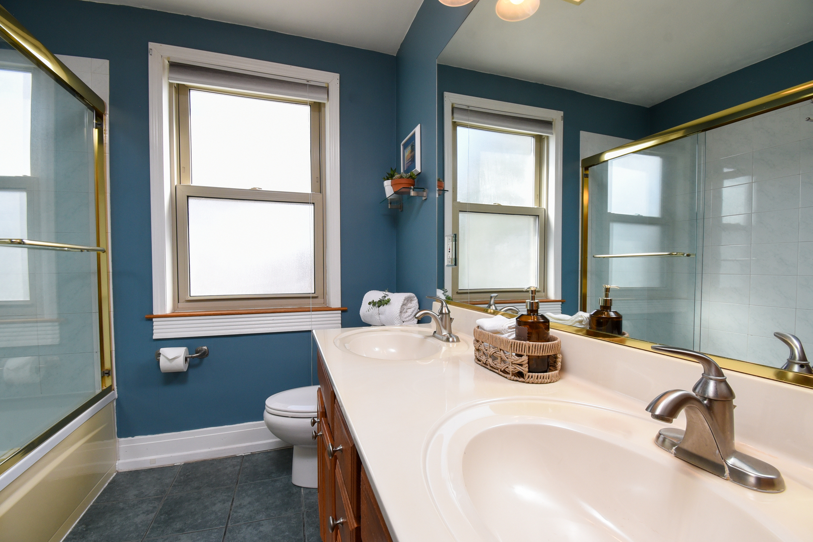 6 S Wa Pella Avenue, Mount Prospect, IL 60056