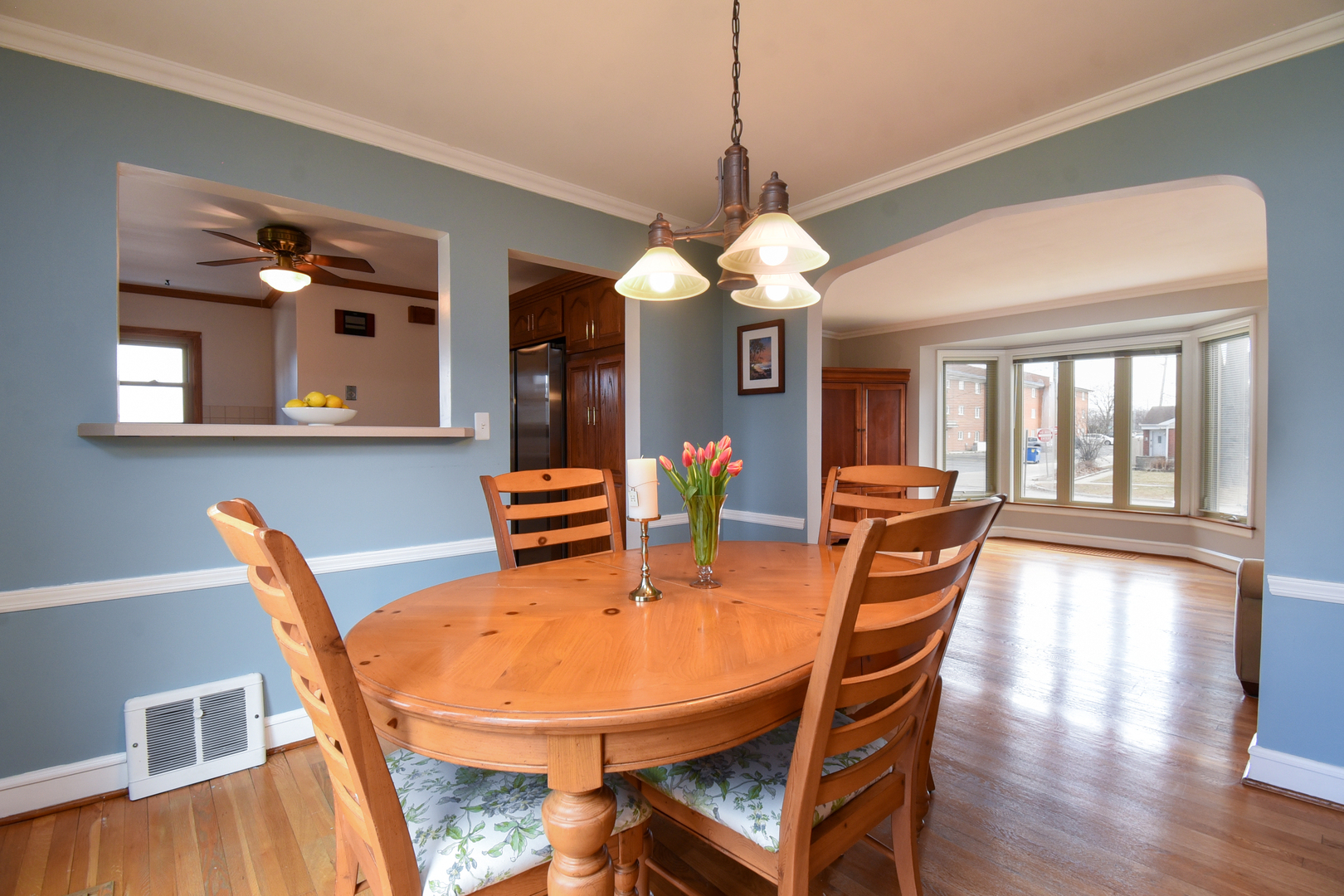 6 S Wa Pella Avenue, Mount Prospect, IL 60056