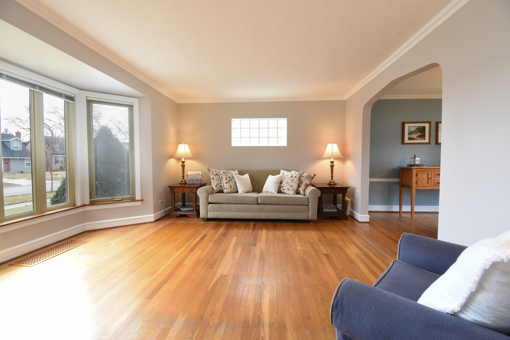 6 S Wa Pella Avenue, Mount Prospect, IL 60056