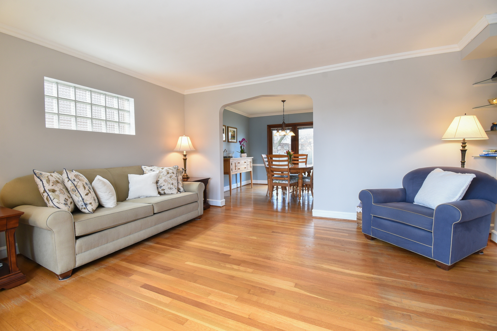 6 S Wa Pella Avenue, Mount Prospect, IL 60056