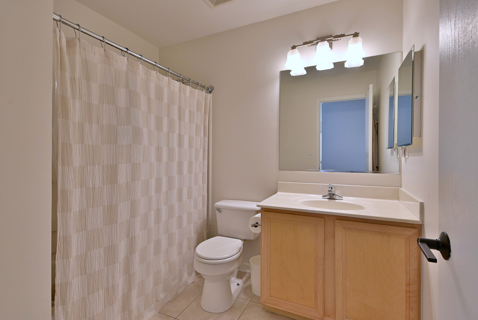 3207 Foxridge Court, Woodridge, IL 60517