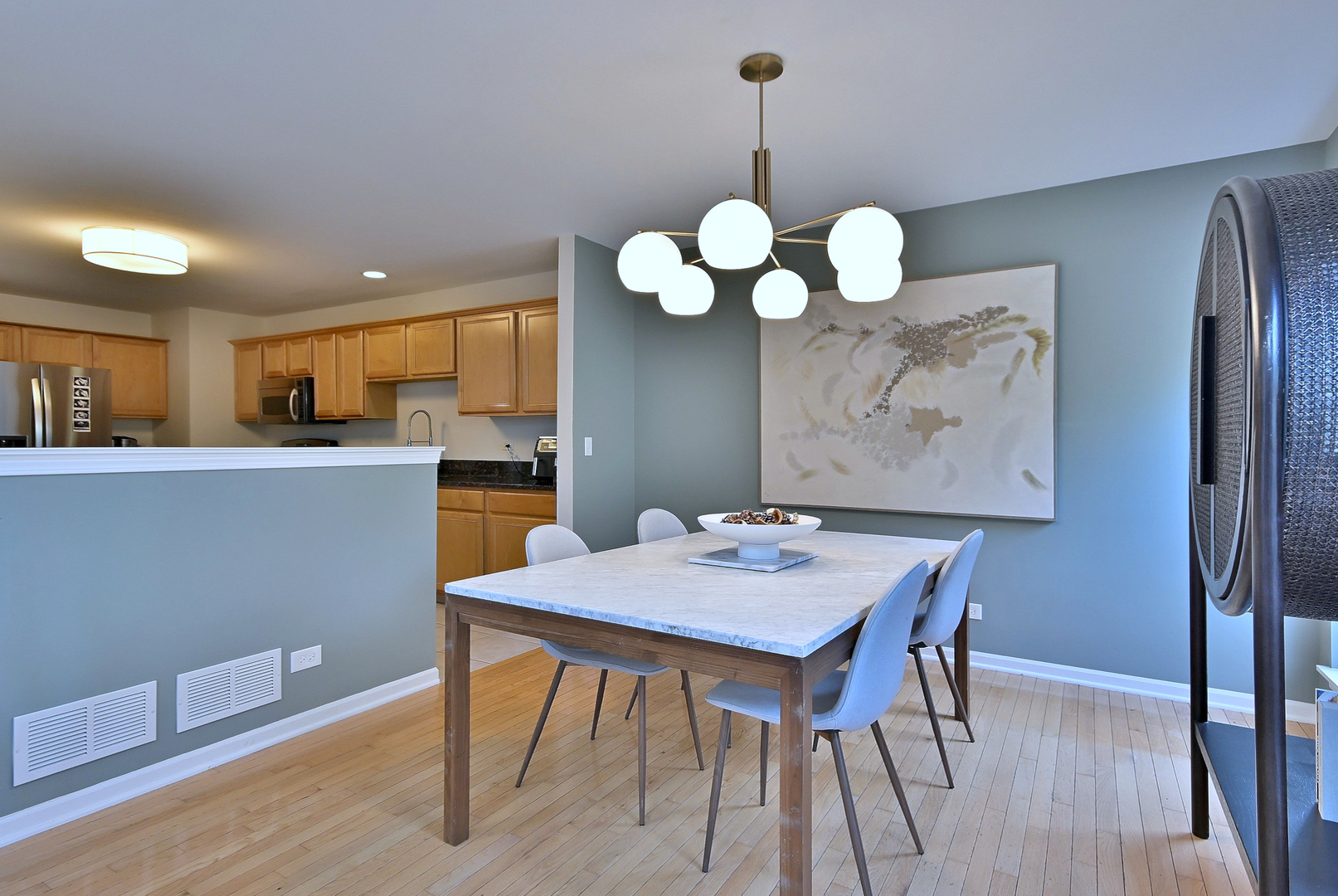 3207 Foxridge Court, Woodridge, IL 60517