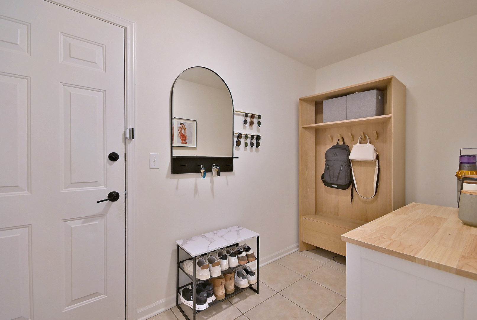 3207 Foxridge Court, Woodridge, IL 60517