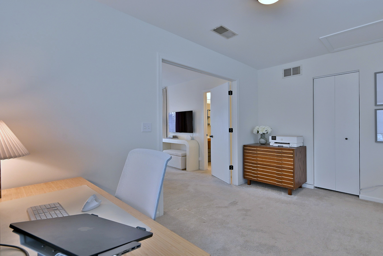 3207 Foxridge Court, Woodridge, IL 60517