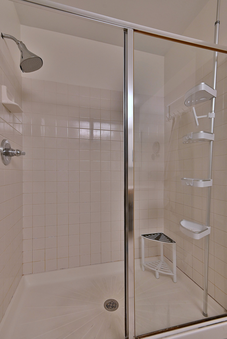 3207 Foxridge Court, Woodridge, IL 60517