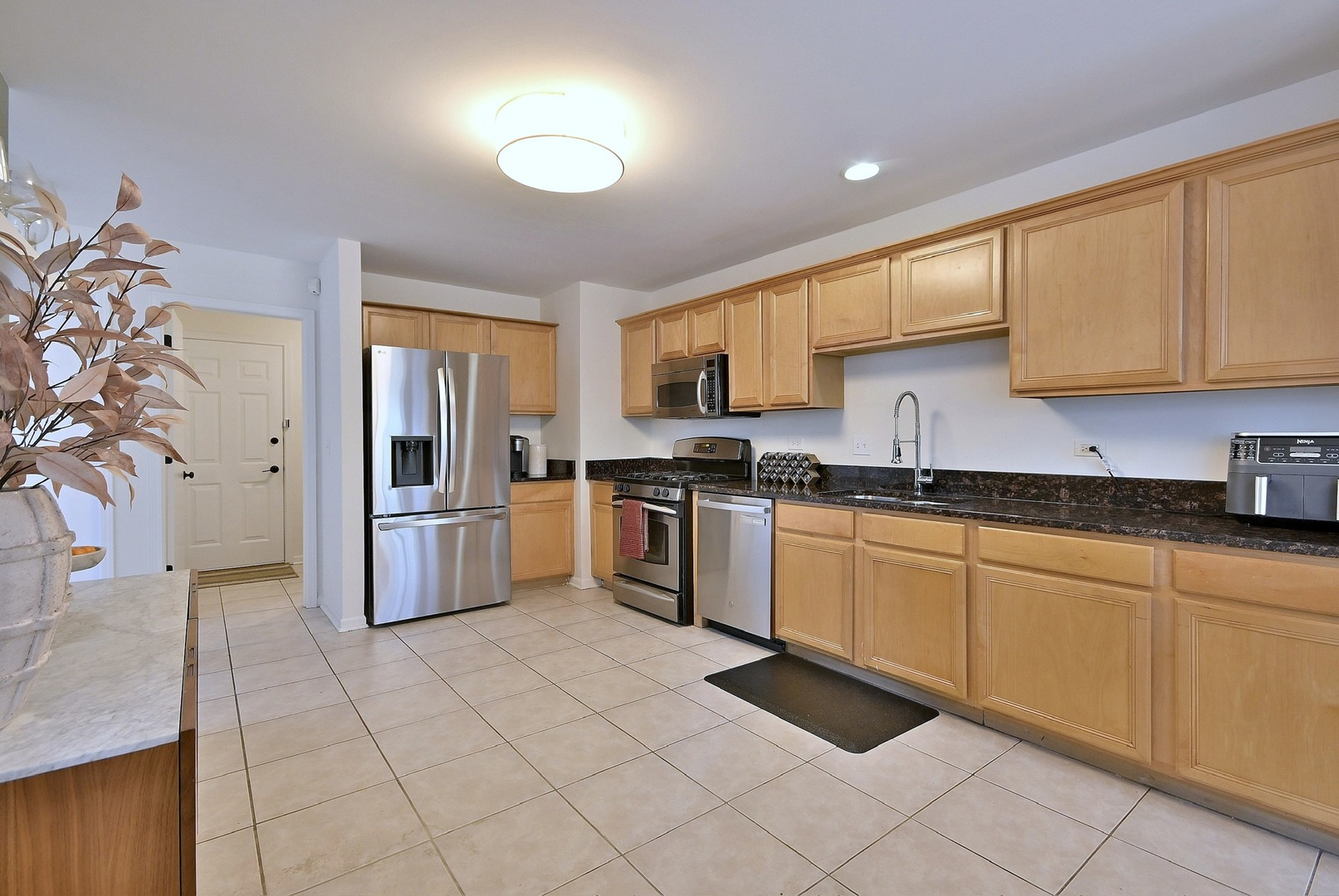 3207 Foxridge Court, Woodridge, IL 60517