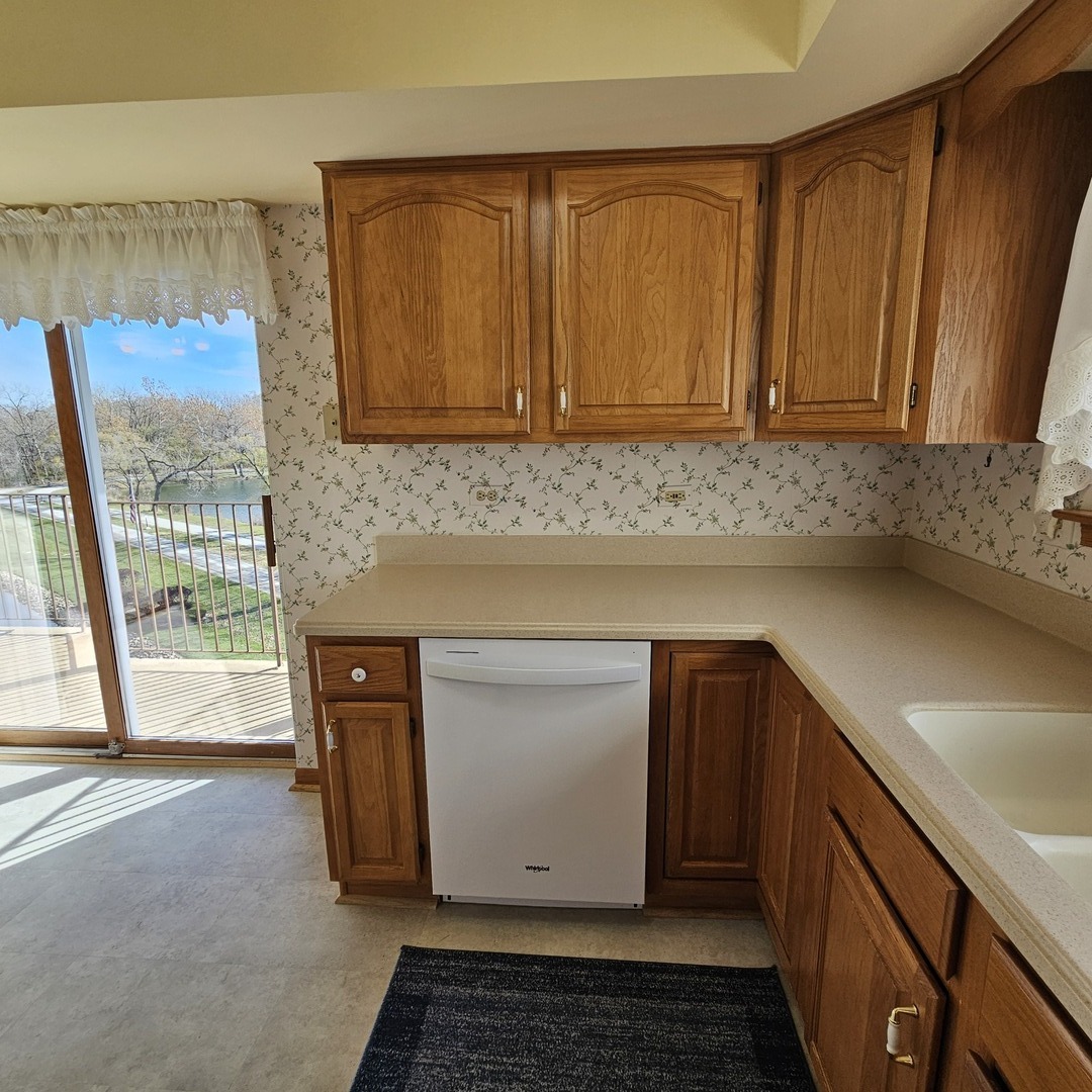 3620 186th Street #405, Lansing, IL 60438