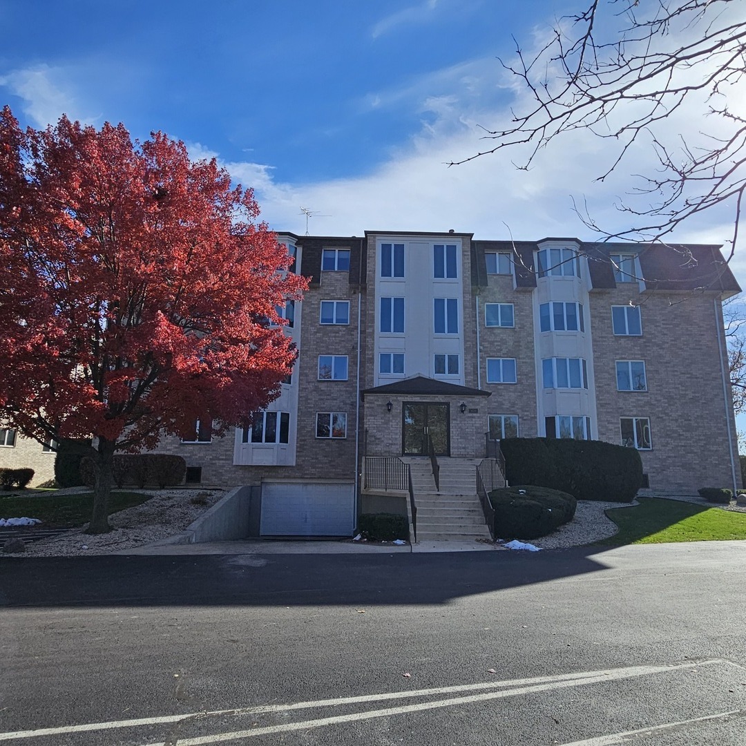 3620 186th Street #405, Lansing, IL 60438