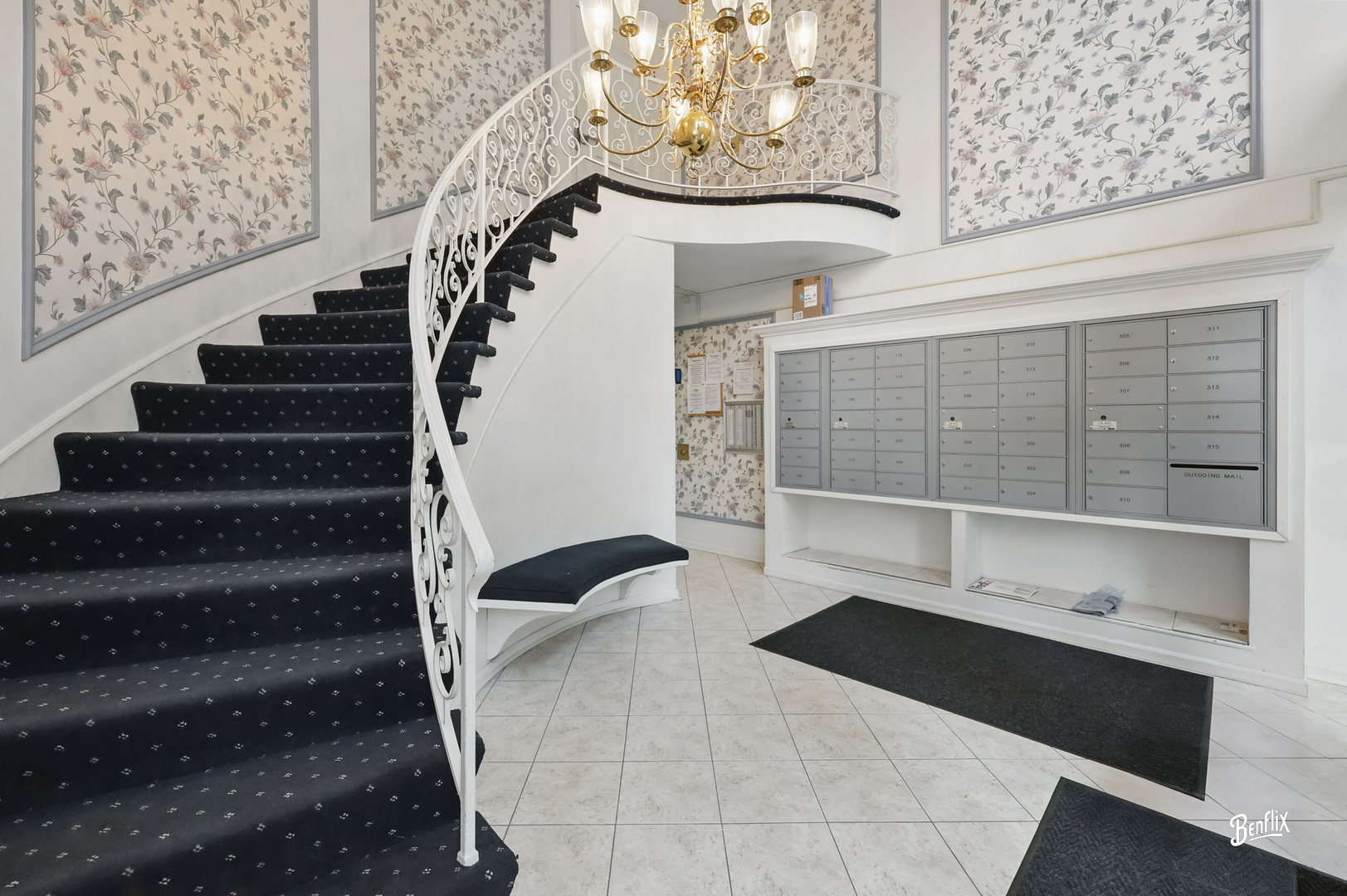 5500 Carriageway Drive #213, Rolling Meadows, IL 60008