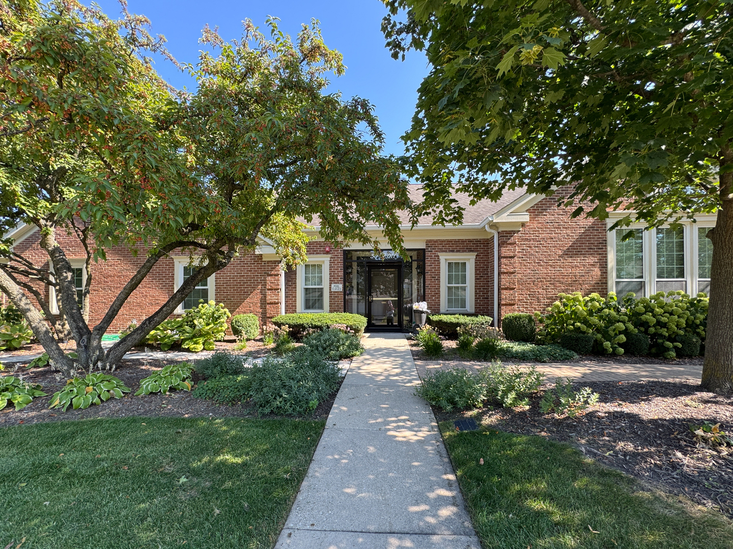 30W015 Juniper Court #30W015, Warrenville, IL 60555