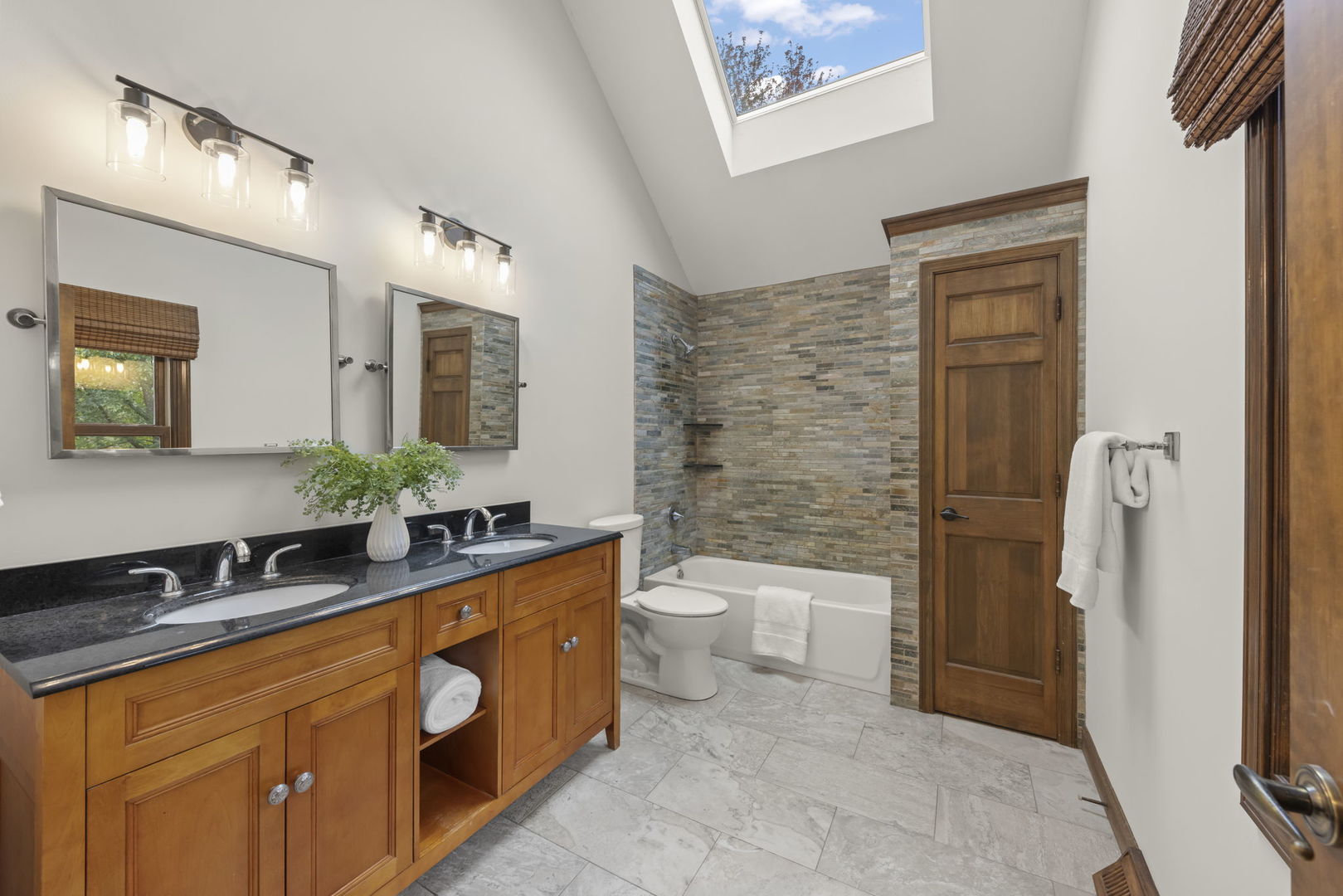 Warrenville, IL 60555