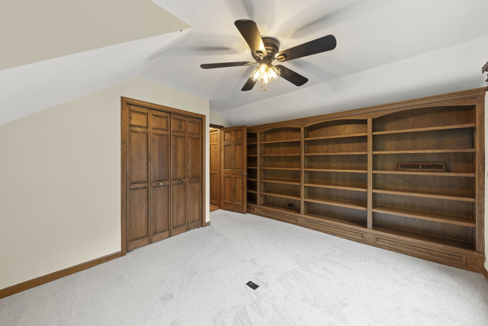 Warrenville, IL 60555