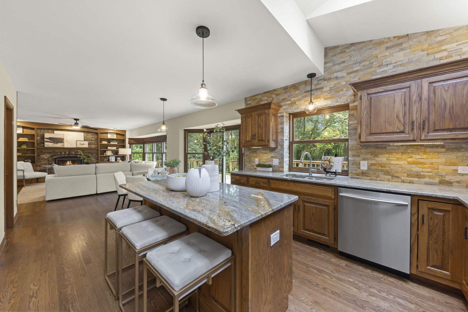 Warrenville, IL 60555