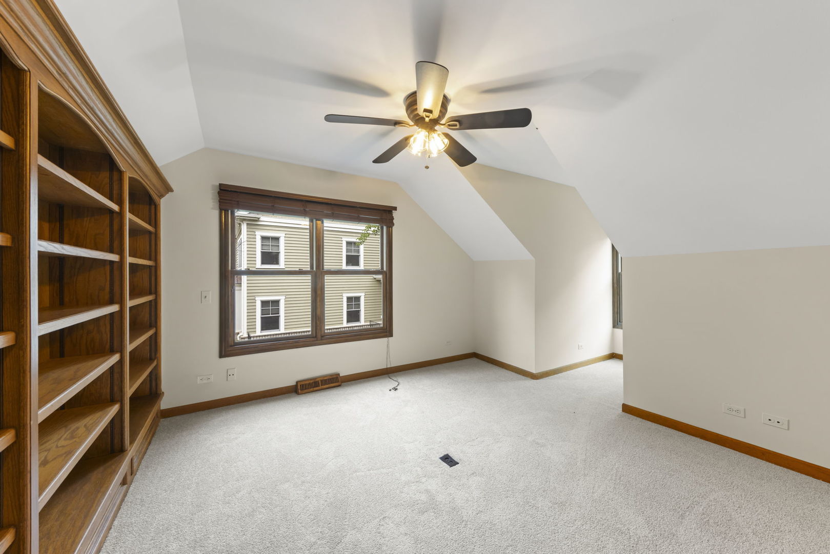 Warrenville, IL 60555