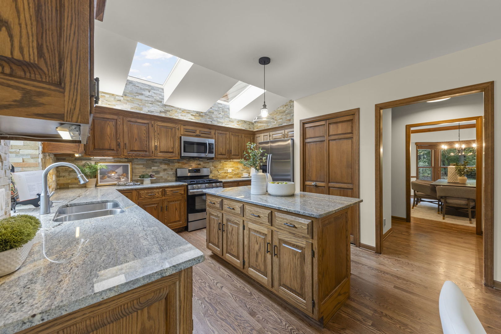 Warrenville, IL 60555