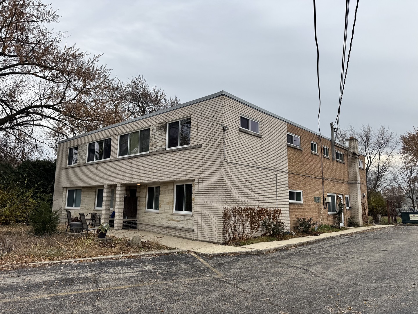 Warrenville, IL 60555