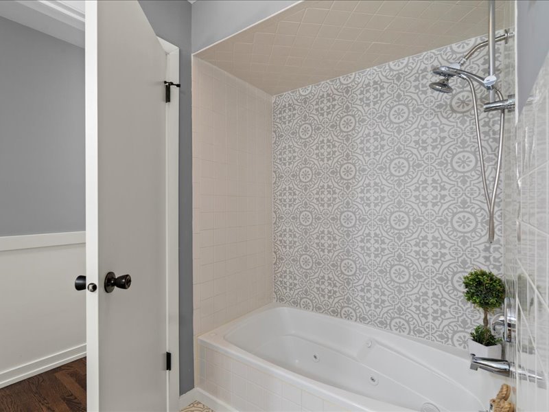 9526 S Kilbourn Avenue, Oak Lawn, IL 60453