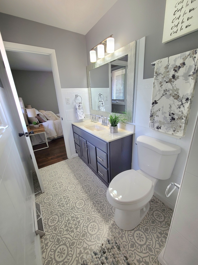 9526 S Kilbourn Avenue, Oak Lawn, IL 60453