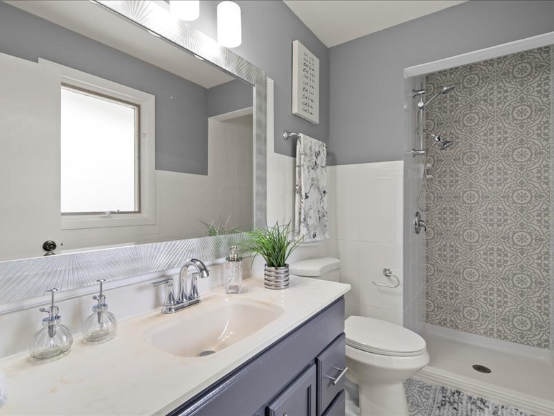 9526 S Kilbourn Avenue, Oak Lawn, IL 60453