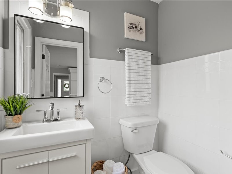 9526 S Kilbourn Avenue, Oak Lawn, IL 60453