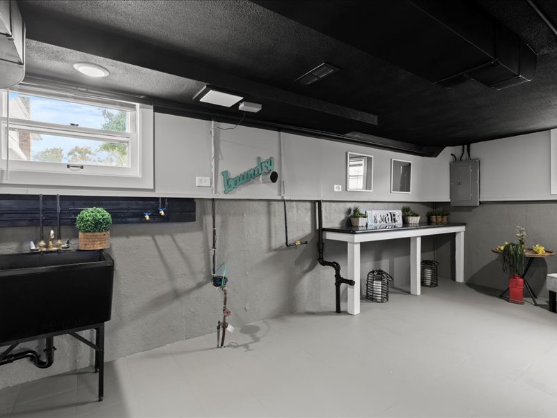 9526 S Kilbourn Avenue, Oak Lawn, IL 60453