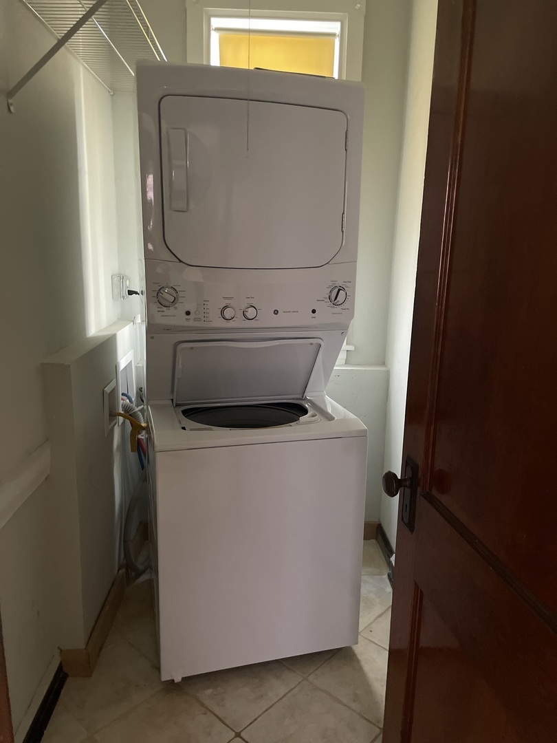 2340 W Thomas Street #2F, Chicago, IL 60622