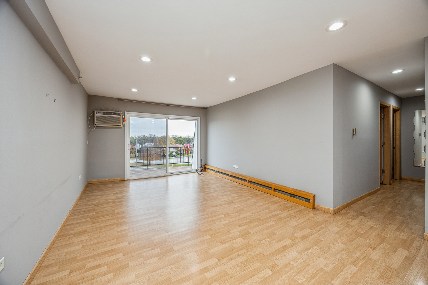 8480 W 103rd Terrace #301, Palos Hills, IL 60465