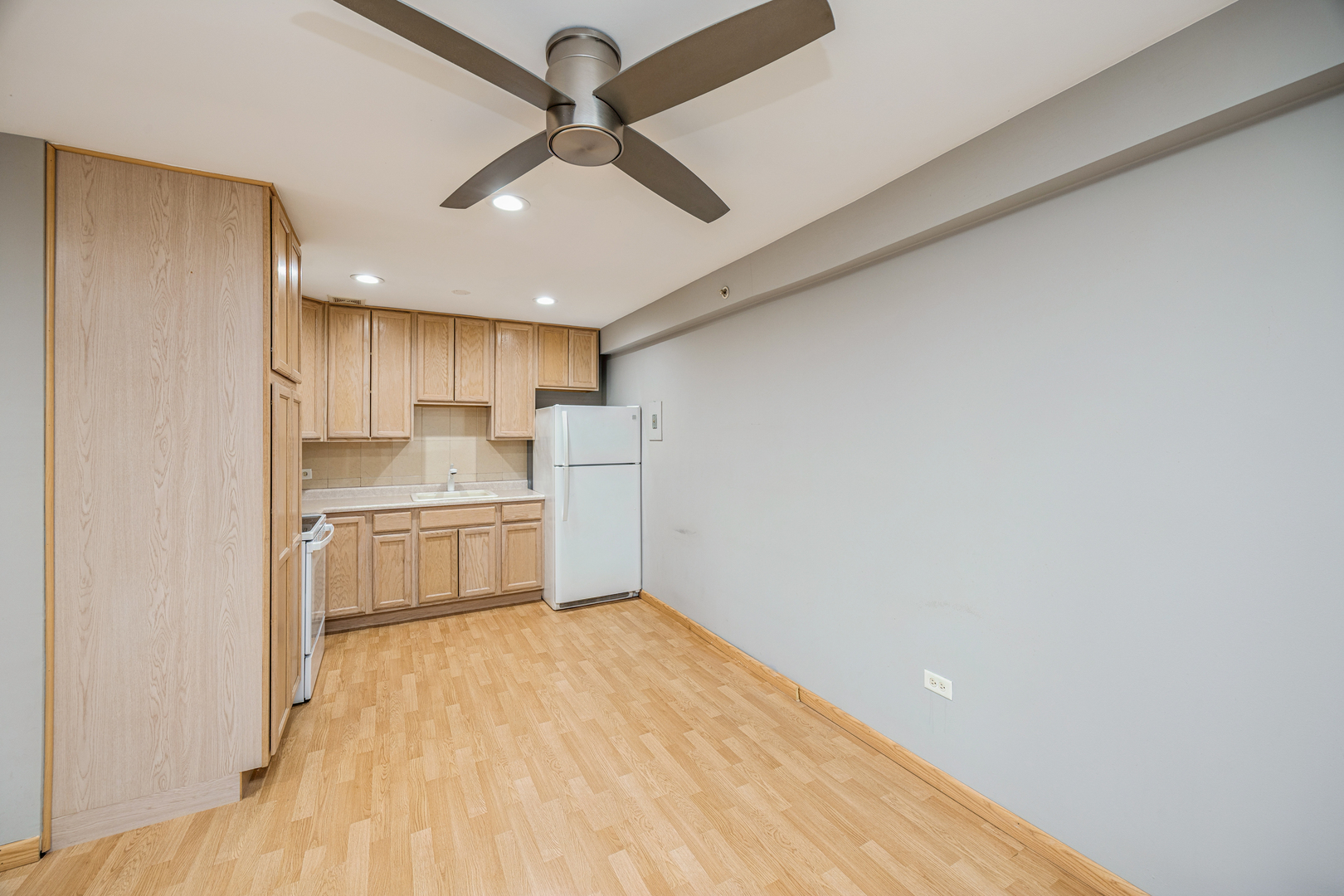 8480 W 103rd Terrace #301, Palos Hills, IL 60465