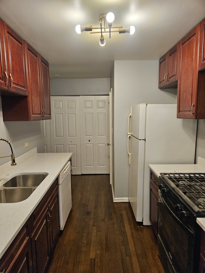 1612 ISLANDVIEW Court, Hoffman Estates, IL 60169